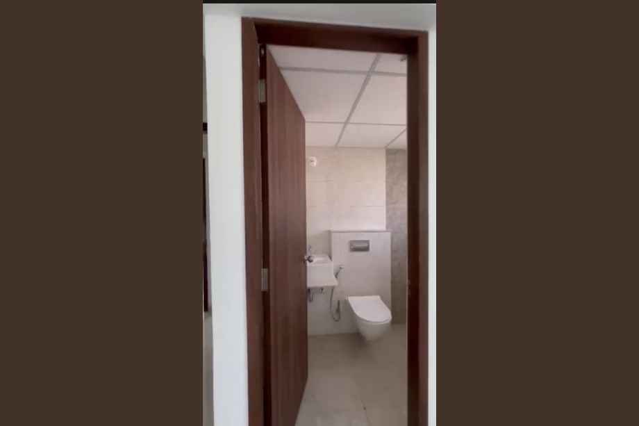 Kolte-Patil-Springshire-Bathroom